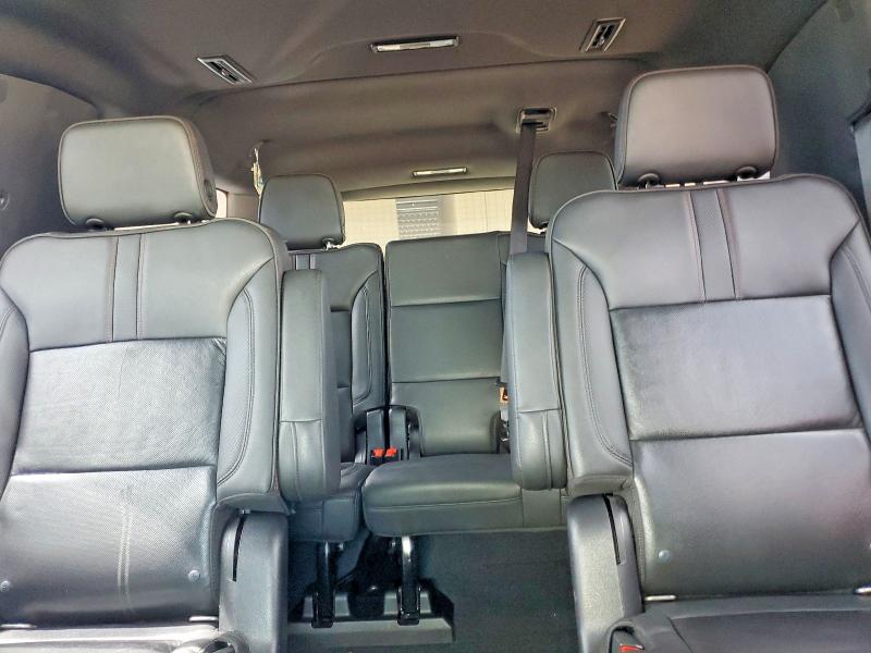 Photo 10 from auction – 2021 CHEVROLET SUBURBAN with VIN 1GNSCEKD7MR301256