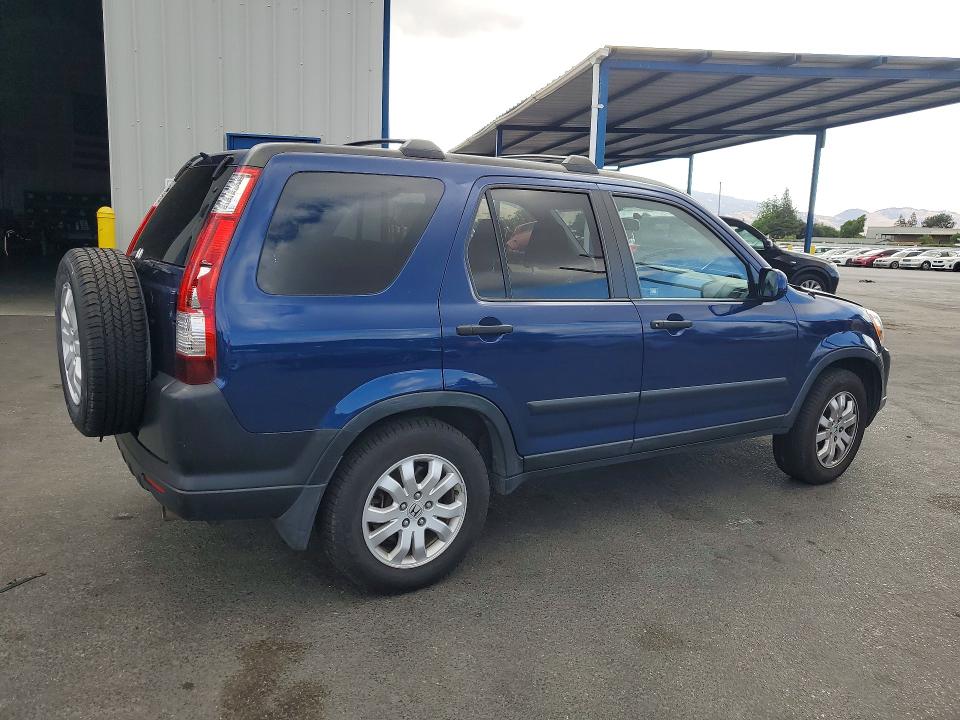 Photo 3 from auction – 2005 HONDA CR-V with VIN JHLRD788X5C054199