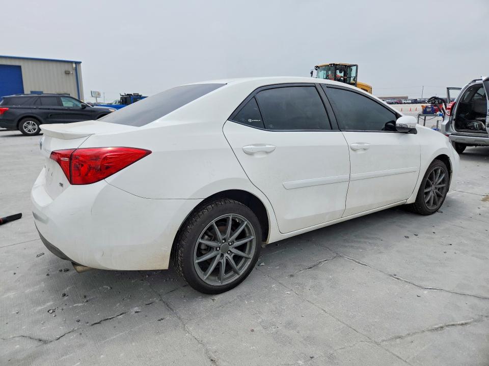 Photo 3 from auction – 2018 TOYOTA COROLLA with VIN 2T1BURHE2JC042341