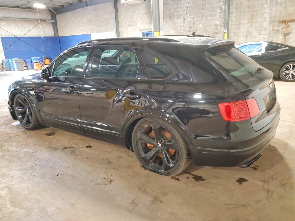 Photo 2 from auction – 2019 BENTLEY BENTAYGA with VIN SJAAM2ZV8KC025637