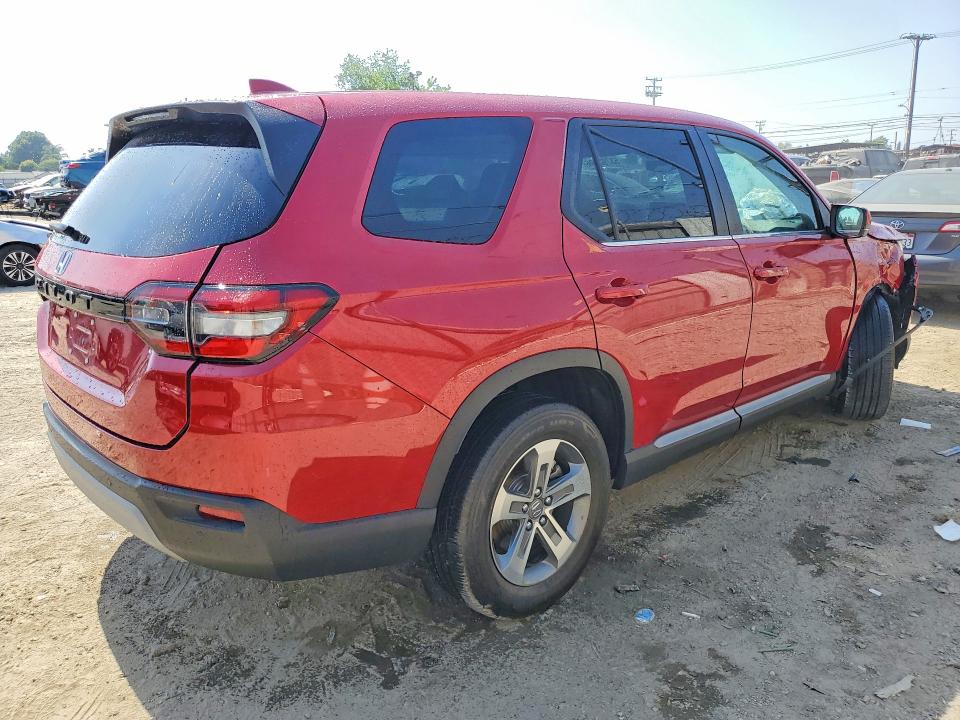 Photo 3 from auction – 2024 HONDA PILOT with VIN 5FNYG2H53RB005315
