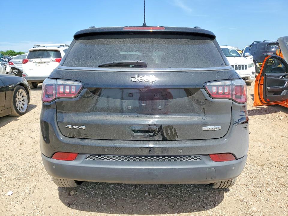 Photo 6 from auction – 2018 JEEP COMPASS with VIN 3C4NJDBB9JT116892