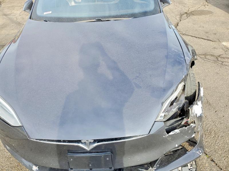Photo 11 from auction – 2016 TESLA MODEL S with VIN 5YJSA1E21GF160759