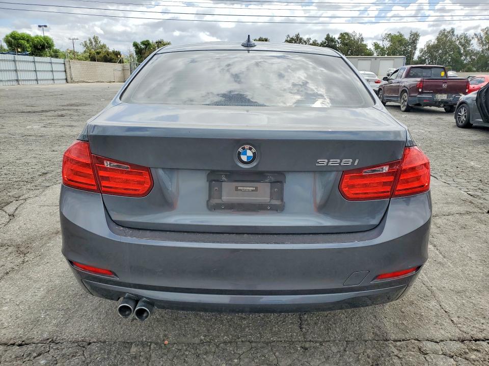 Photo 6 from auction – 2013 BMW 328 with VIN WBA3C1C58DF443935