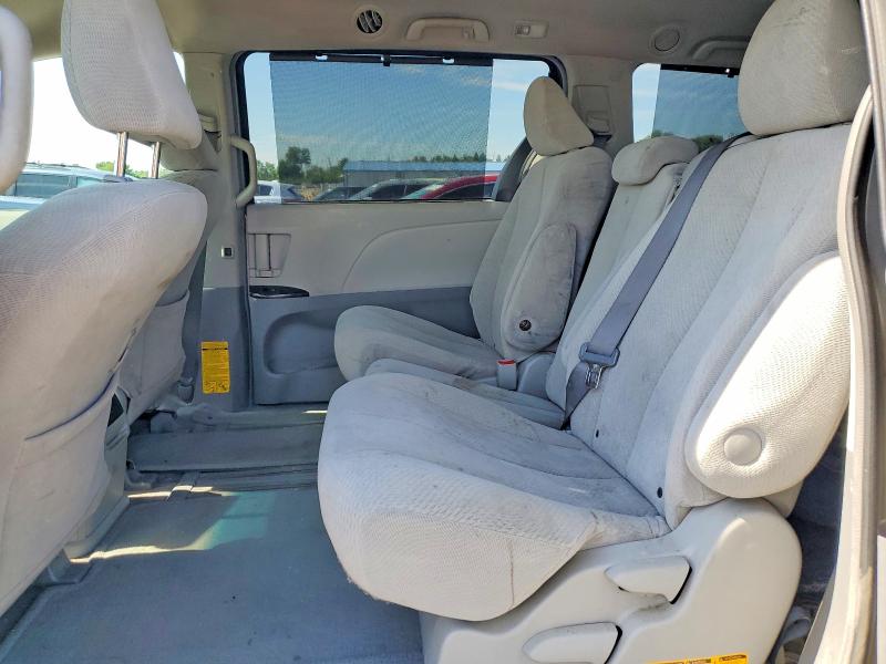 Foto 11 de la subasta – 2011 TOYOTA SIENNA con VIN 5TDKK3DC4BS046889