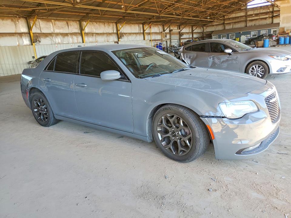 Photo 4 from auction – 2017 CHRYSLER 300 with VIN 2C3CCAGG3HH538989
