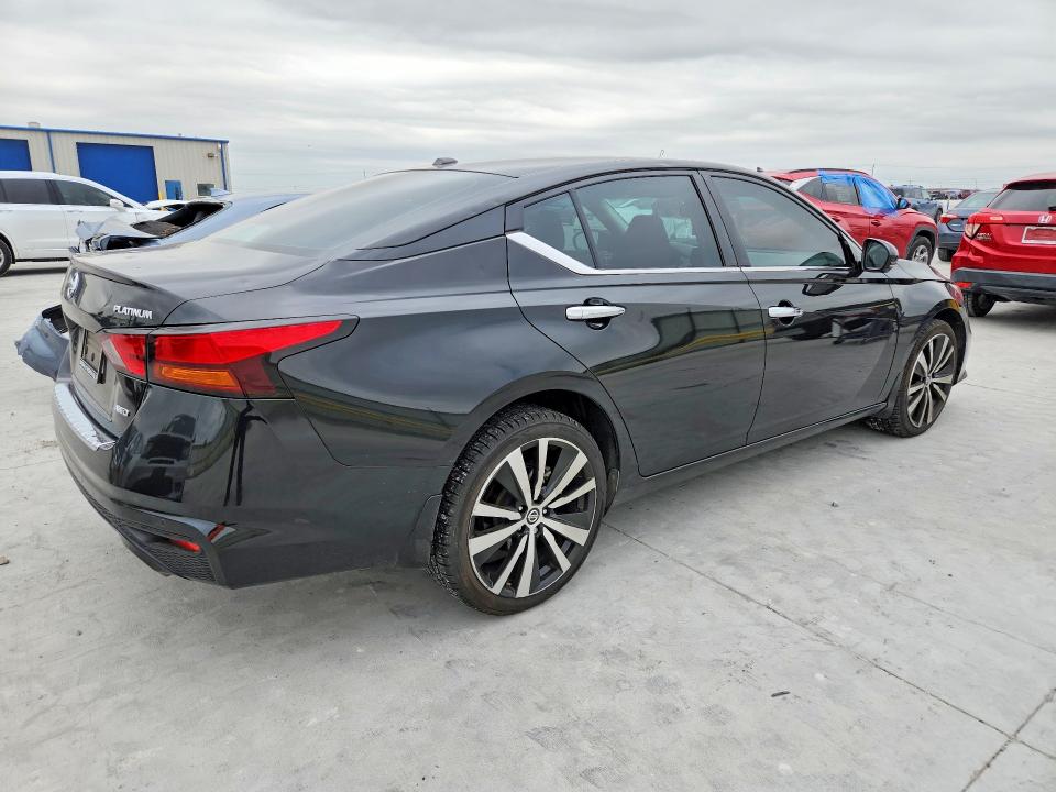 Photo 3 from auction – 2021 NISSAN ALTIMA with VIN 1N4BL4FW3MN386236