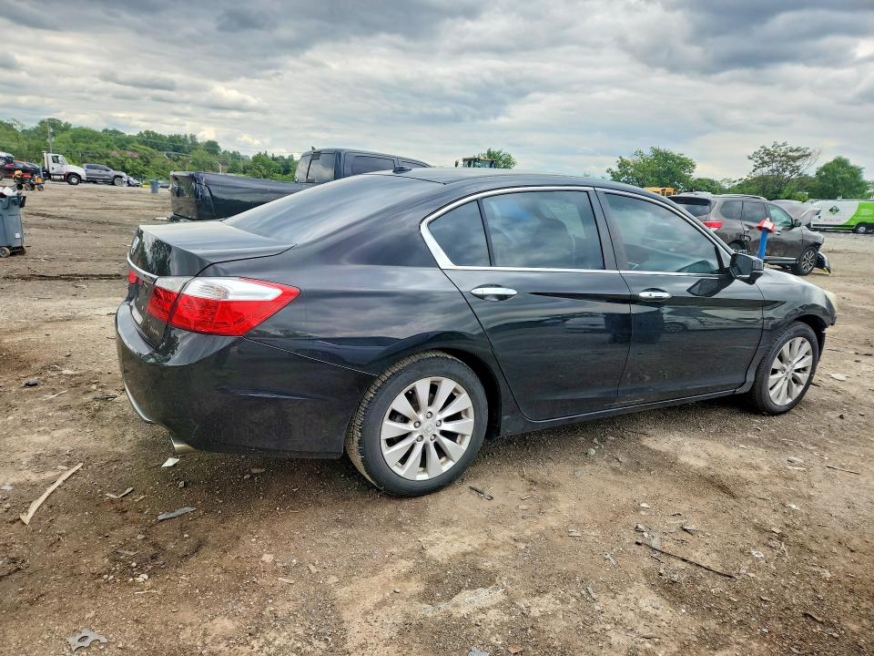 Photo 3 from auction – 2014 HONDA ACCORD with VIN 1HGCR2F83EA194294
