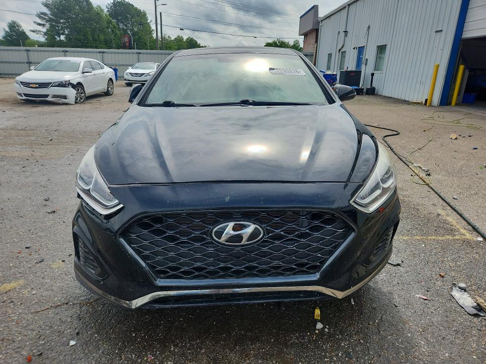 Photo 5 from auction – 2019 HYUNDAI SONATA with VIN 5NPE34AF8KH758746