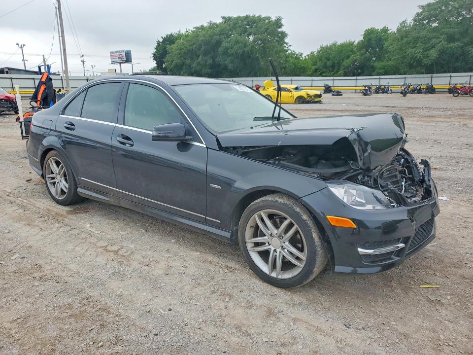 Photo 4 from auction – 2012 MERCEDES-BENZ C with VIN WDDGF4HB8CA636454