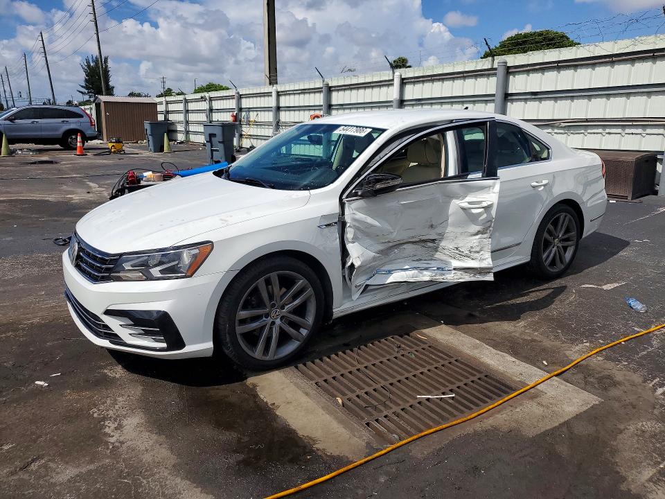 VOLKSWAGEN PASSAT 2017 with VIN 1VWDT7A34HC039255 - Photo from auction