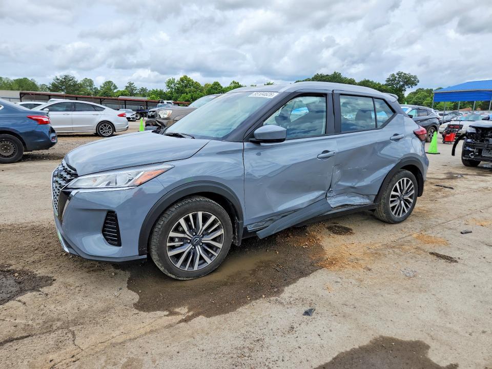 2022 NISSAN KICKS