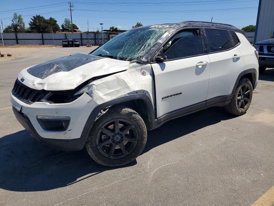 JEEP COMPASS 2018 with VIN 3C4NJDDB5JT232071 - Photo from auction