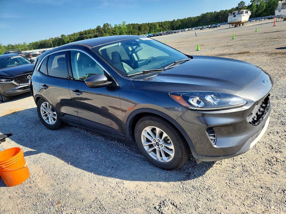 Photo 4 from auction – 2020 FORD ESCAPE with VIN 1FMCU0G6XLUA67709
