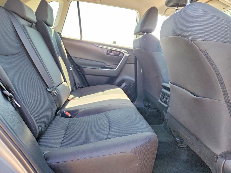 Photo 10 from auction – 2023 TOYOTA RAV4 with VIN 2T3F1RFV4PC359082