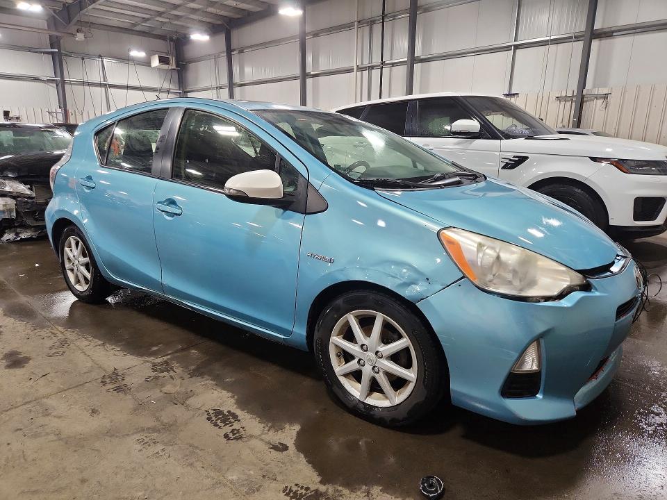 Photo 4 from auction – 2012 TOYOTA PRIUS C with VIN JTDKDTB32C1004605