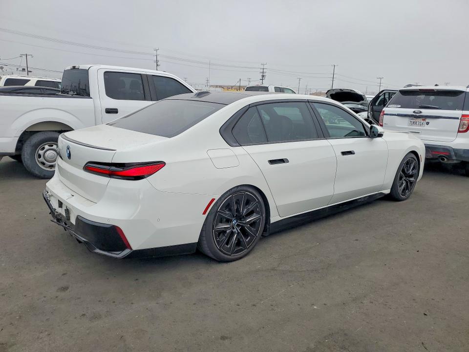 Photo 3 from auction – 2025 BMW I7 with VIN WBY43EJ07SCT36233