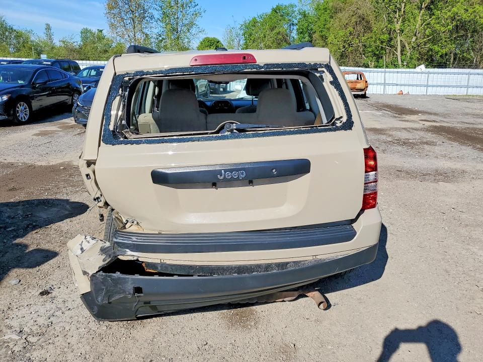 Photo 6 from auction – 2017 JEEP PATRIOT with VIN 1C4NJPAA4HD187623