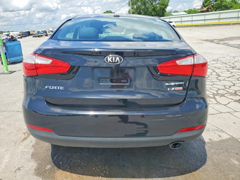 Photo 6 from auction – 2016 KIA FORTE with VIN KNAFZ4A85G5519129