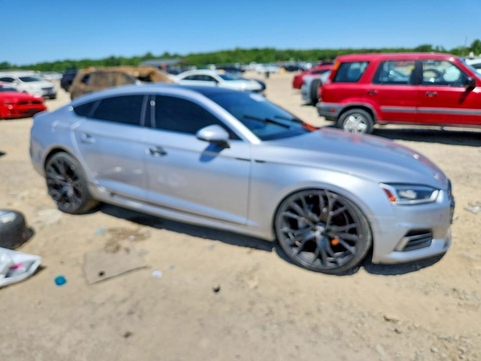Photo 4 from auction – 2019 AUDI A5 with VIN WAUANCF56KA054472