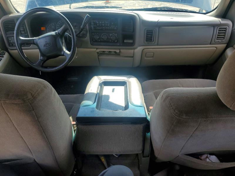Photo 8 from auction – 2002 CHEVROLET SUBURBAN with VIN 3GNFK16Z12G303276