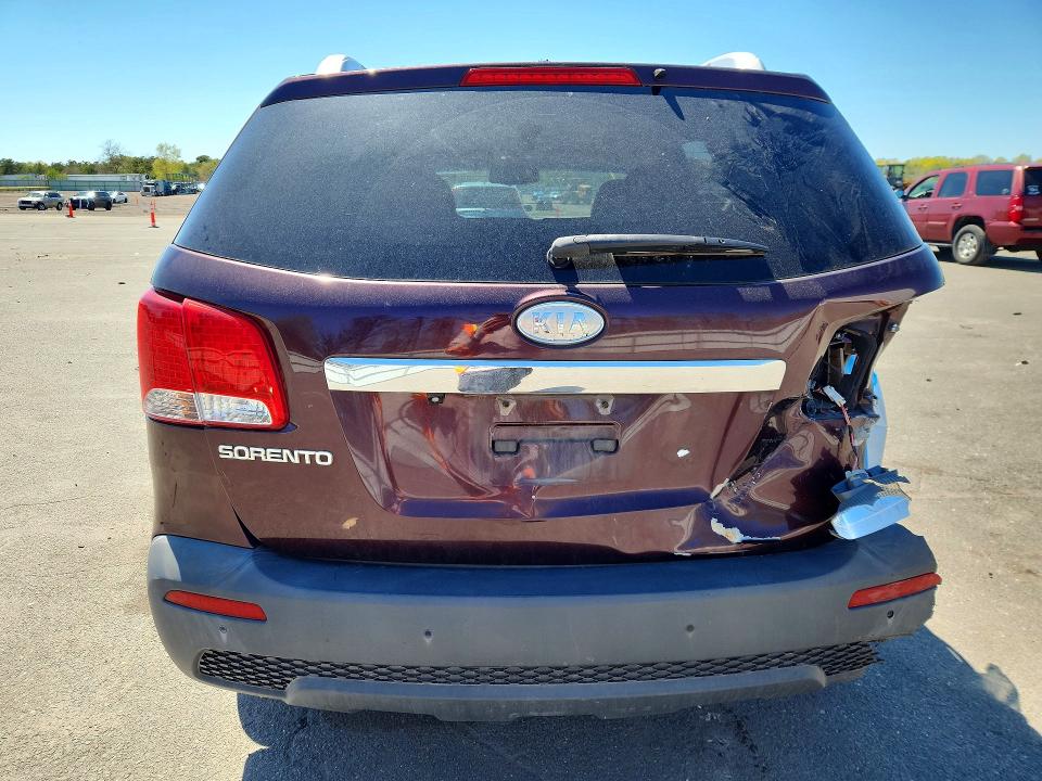 Photo 6 from auction – 2011 KIA SORENTO with VIN 5XYKT4A14BG031912