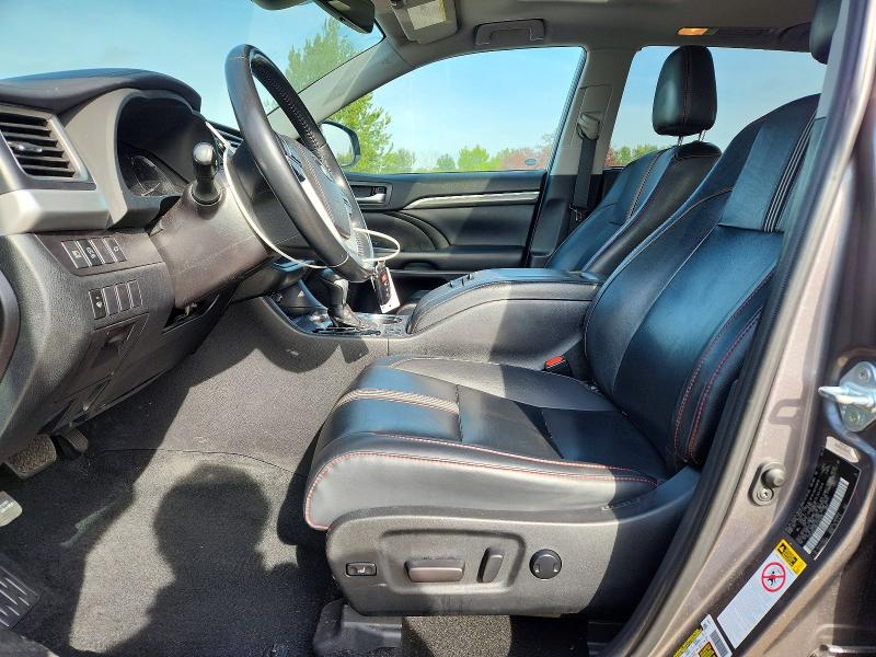 Photo 7 from auction – 2019 TOYOTA HIGHLANDER with VIN 5TDJZRFH8KS593358