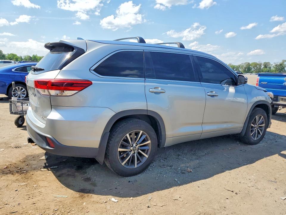 Photo 3 from auction – 2017 TOYOTA HIGHLANDER with VIN 5TDJZRFHXHS381022