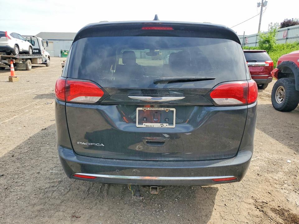 Photo 6 from auction – 2017 CHRYSLER PACIFICA with VIN 2C4RC1BG1HR832401