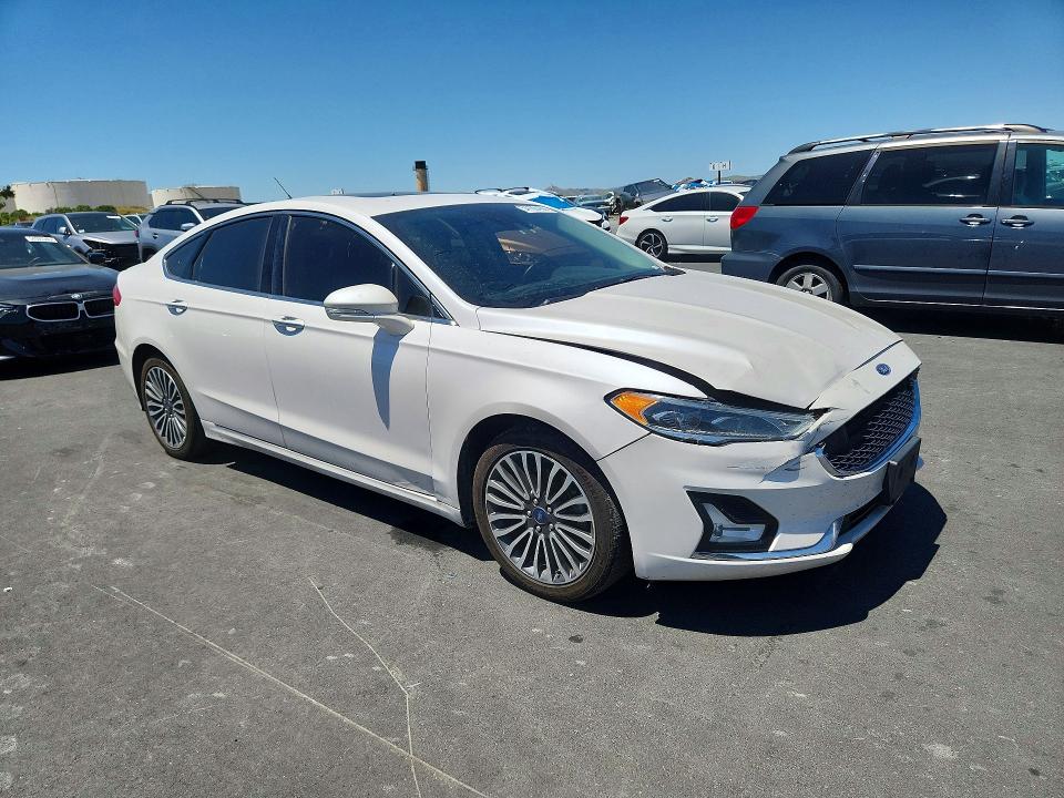 Photo 4 from auction – 2019 FORD FUSION with VIN 3FA6P0SU3KR232607