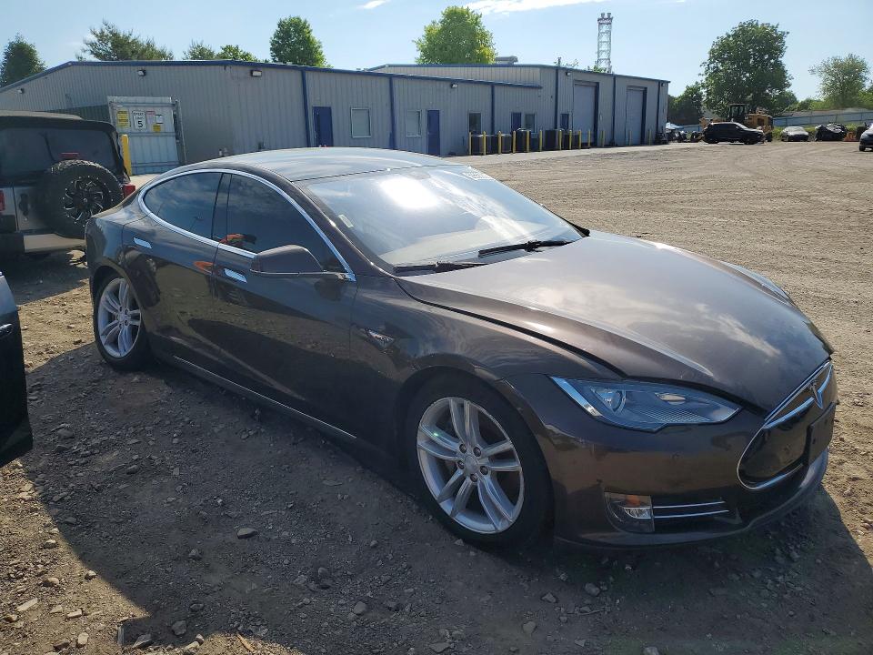 Photo 4 from auction – 2014 TESLA MODEL S with VIN 5YJSA1S12EFP52440