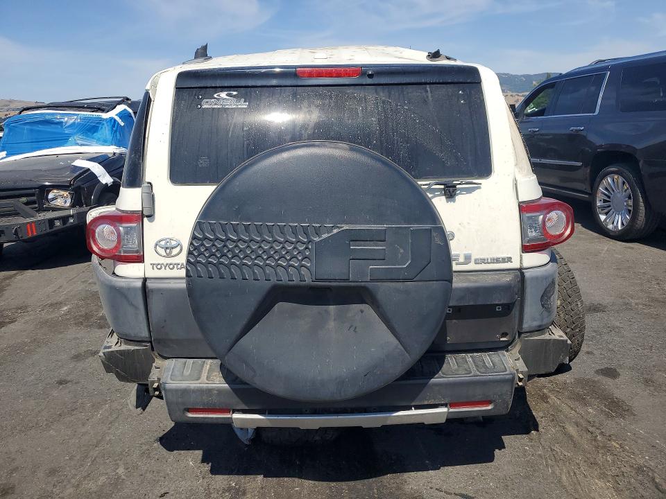 Photo 6 from auction – 2012 TOYOTA FJ CRUISER with VIN JTEBU4BF4CK138148