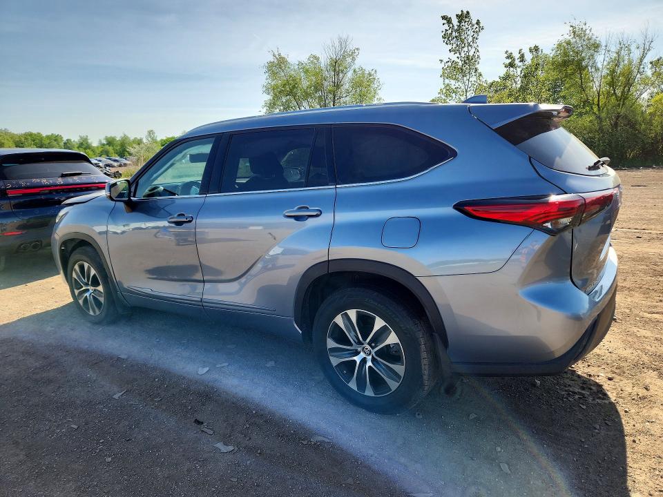 Photo 2 from auction – 2021 TOYOTA HIGHLANDER with VIN 5TDGZRBH8MS143969