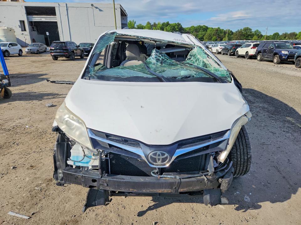 Photo 5 from auction – 2018 TOYOTA SIENNA with VIN 5TDKZ3DC4JS922869