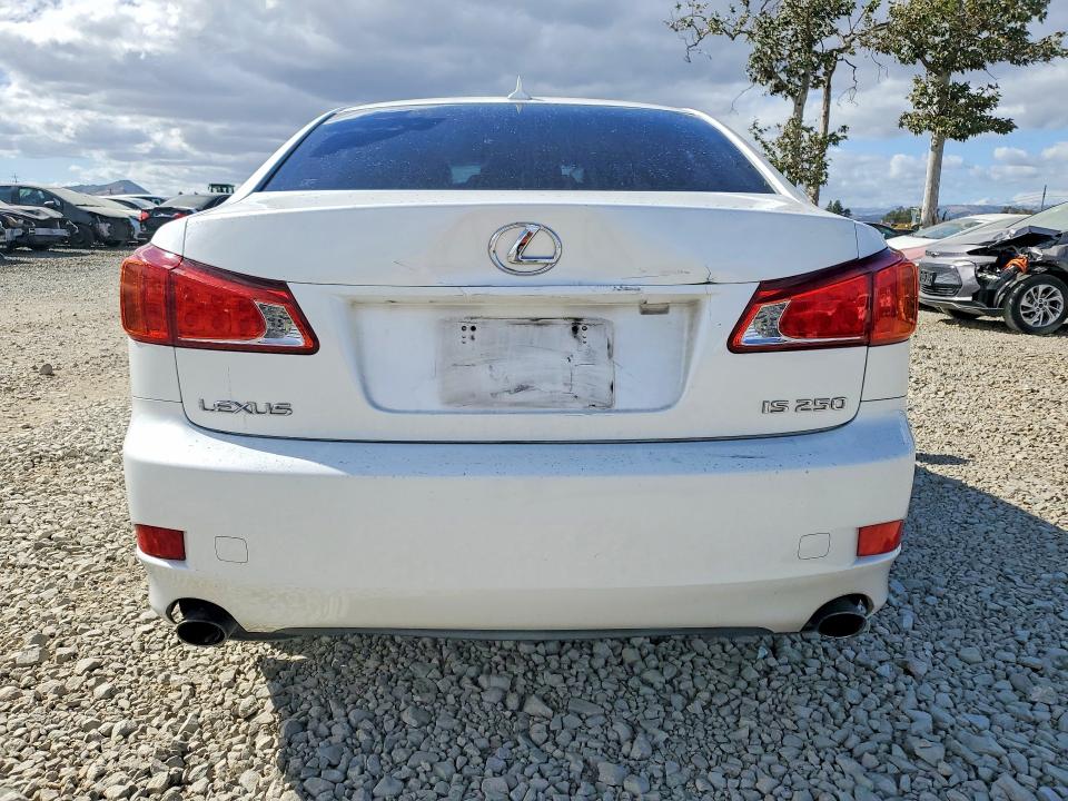 Photo 6 from auction – 2009 LEXUS IS with VIN JTHBK262392084158