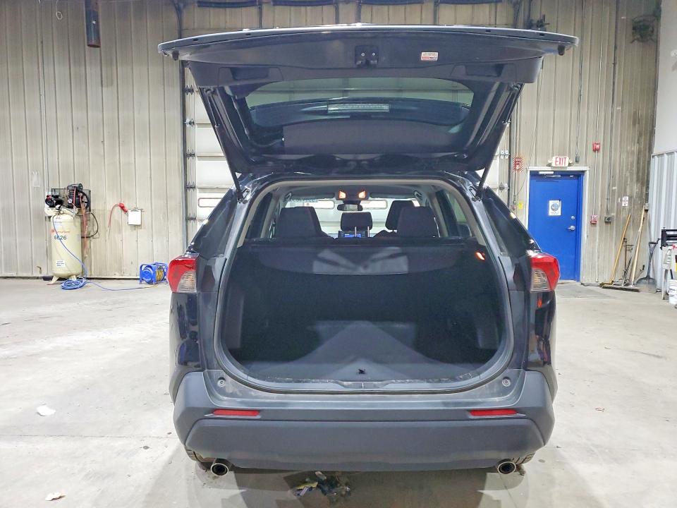 Photo 6 from auction – 2021 TOYOTA RAV4 with VIN 2T3F1RFV2MC233475