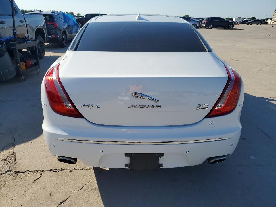 Photo 6 from auction – 2015 JAGUAR XJL with VIN SAJWJ2GD3F8V84238
