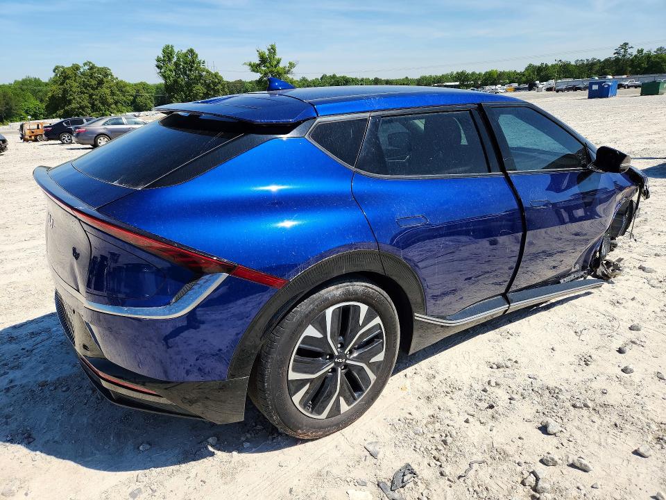 Photo 3 from auction – 2023 KIA EV6 with VIN KNDC34LA3P5612125