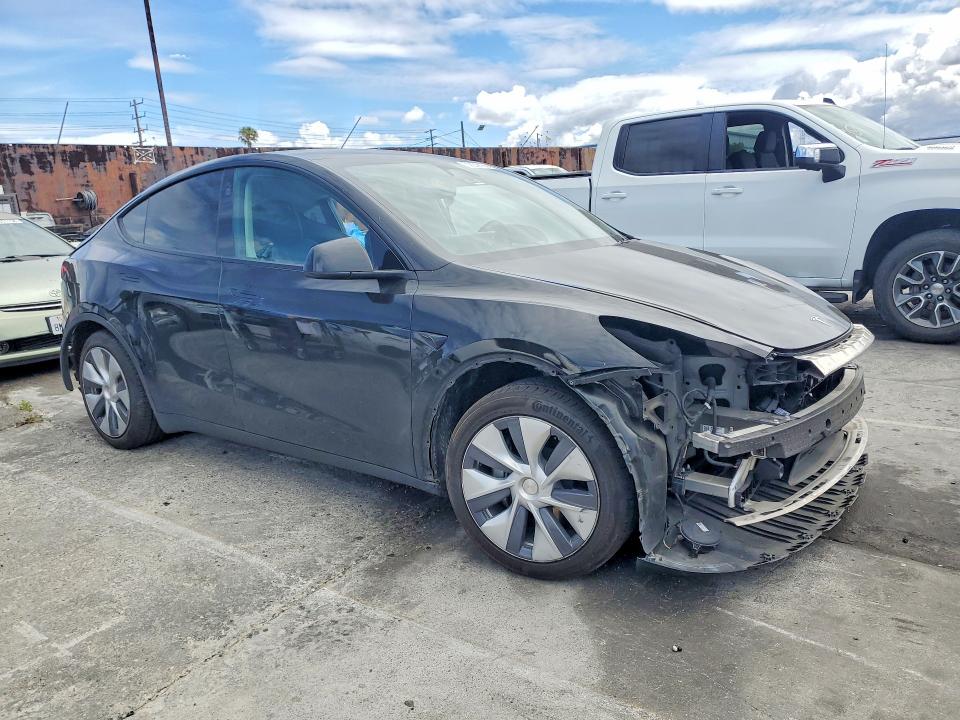 Photo 4 from auction – 2024 TESLA MODEL Y with VIN 7SAYGDEE4RA235686