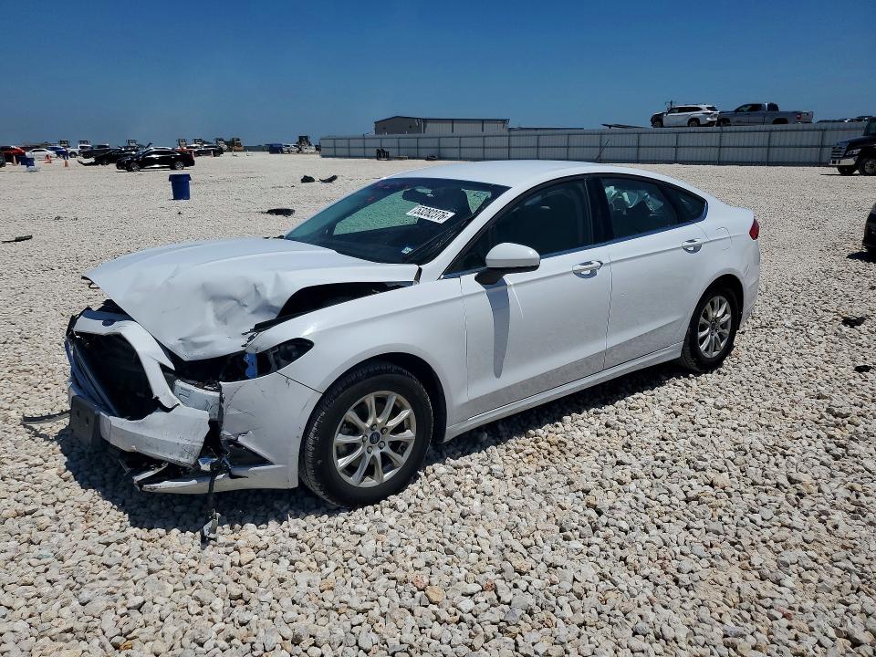 FORD FUSION 2017 with VIN 3FA6P0G71HR221200 - Photo from auction