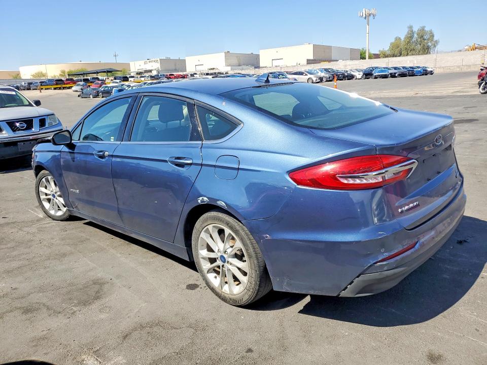 Photo 2 from auction – 2019 FORD FUSION with VIN 3FA6P0LU9KR181368