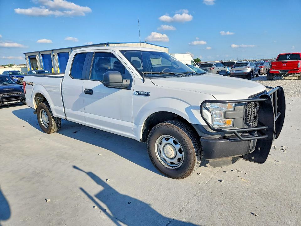 Photo 4 from auction – 2016 FORD F150 with VIN 1FTFX1EFXGKF33738