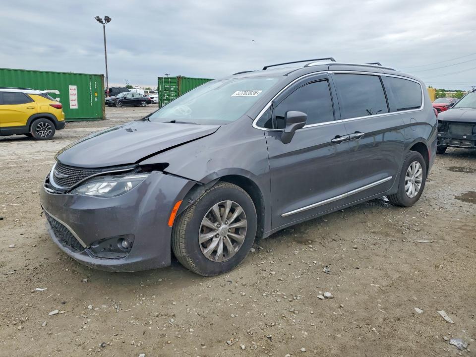 CHRYSLER PACIFICA 2019 with VIN 2C4RC1BG4KR731392 - Photo from auction