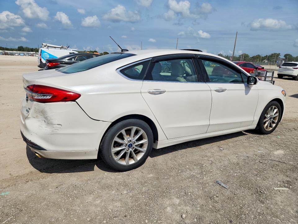 Photo 3 from auction – 2017 FORD FUSION with VIN 3FA6P0HD9HR116313