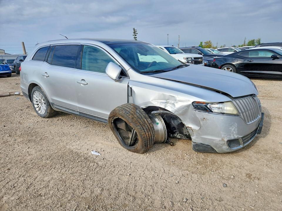 Photo 4 from auction – 2010 LINCOLN MKT with VIN 2LMHJ5AR8ABJ30456
