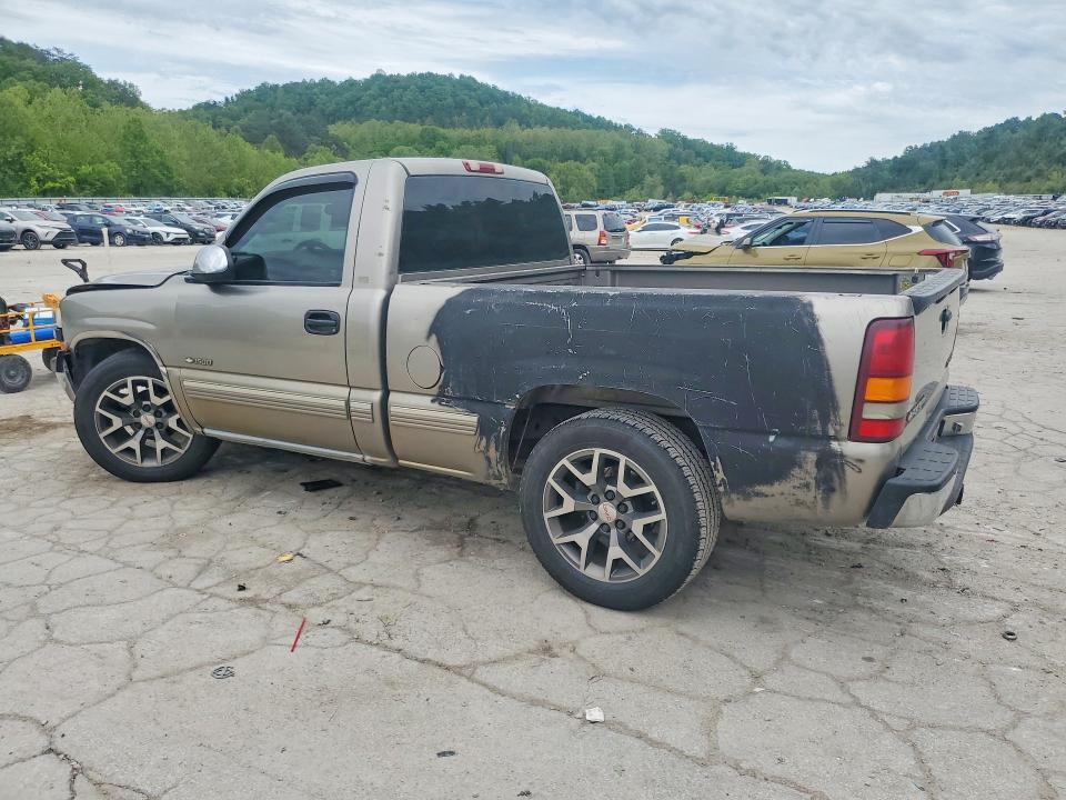 Photo 2 from auction – 2000 CHEVROLET SILVERADO with VIN 1GCEC14T5YZ111576