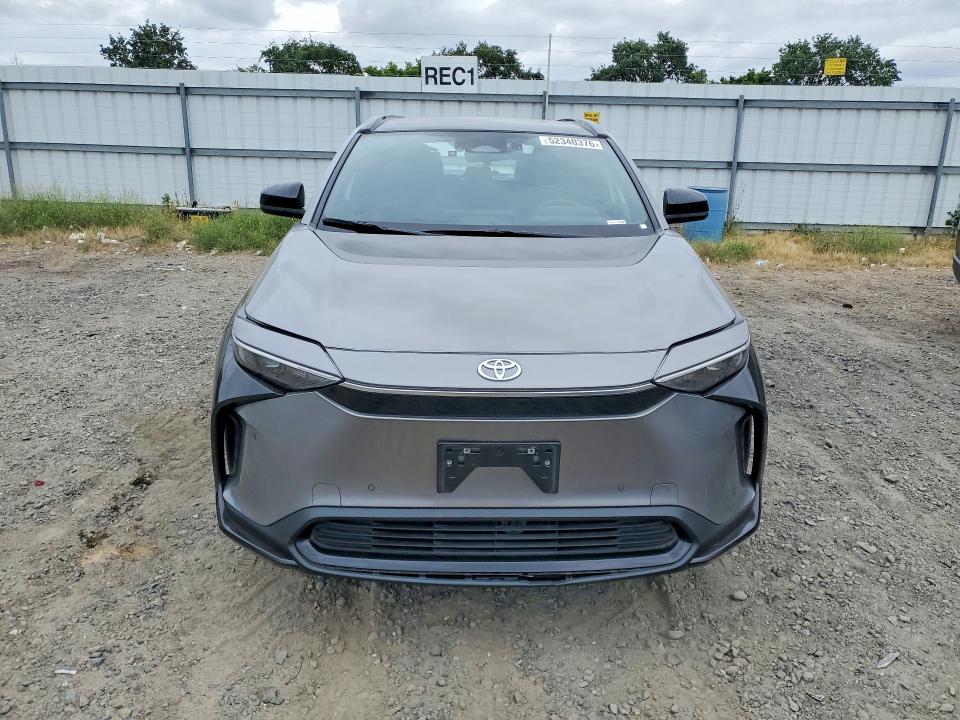 Photo 5 from auction – 2024 TOYOTA BZ4X with VIN JTMABACA9RA076090