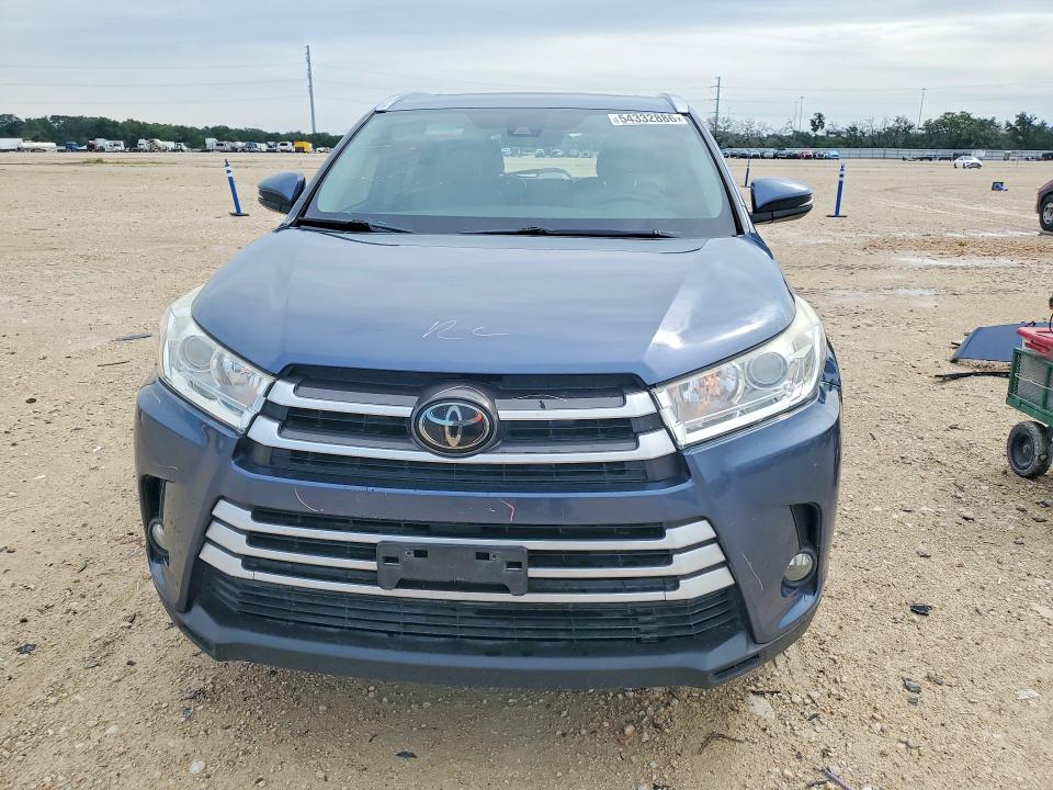 Photo 5 from auction – 2018 TOYOTA HIGHLANDER with VIN 5TDKZRFH2JS236762