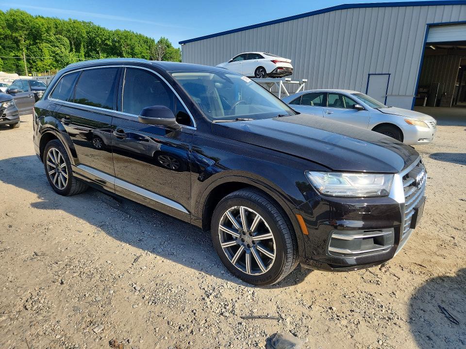 Photo 4 from auction – 2019 AUDI Q7 with VIN WA1LHAF77KD023894