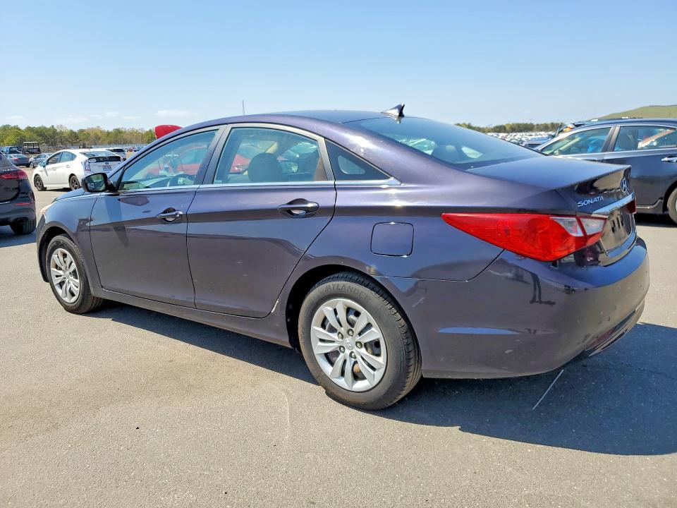 Photo 2 from auction – 2011 HYUNDAI ELANTRA with VIN 5NPEB4AC0BH015569